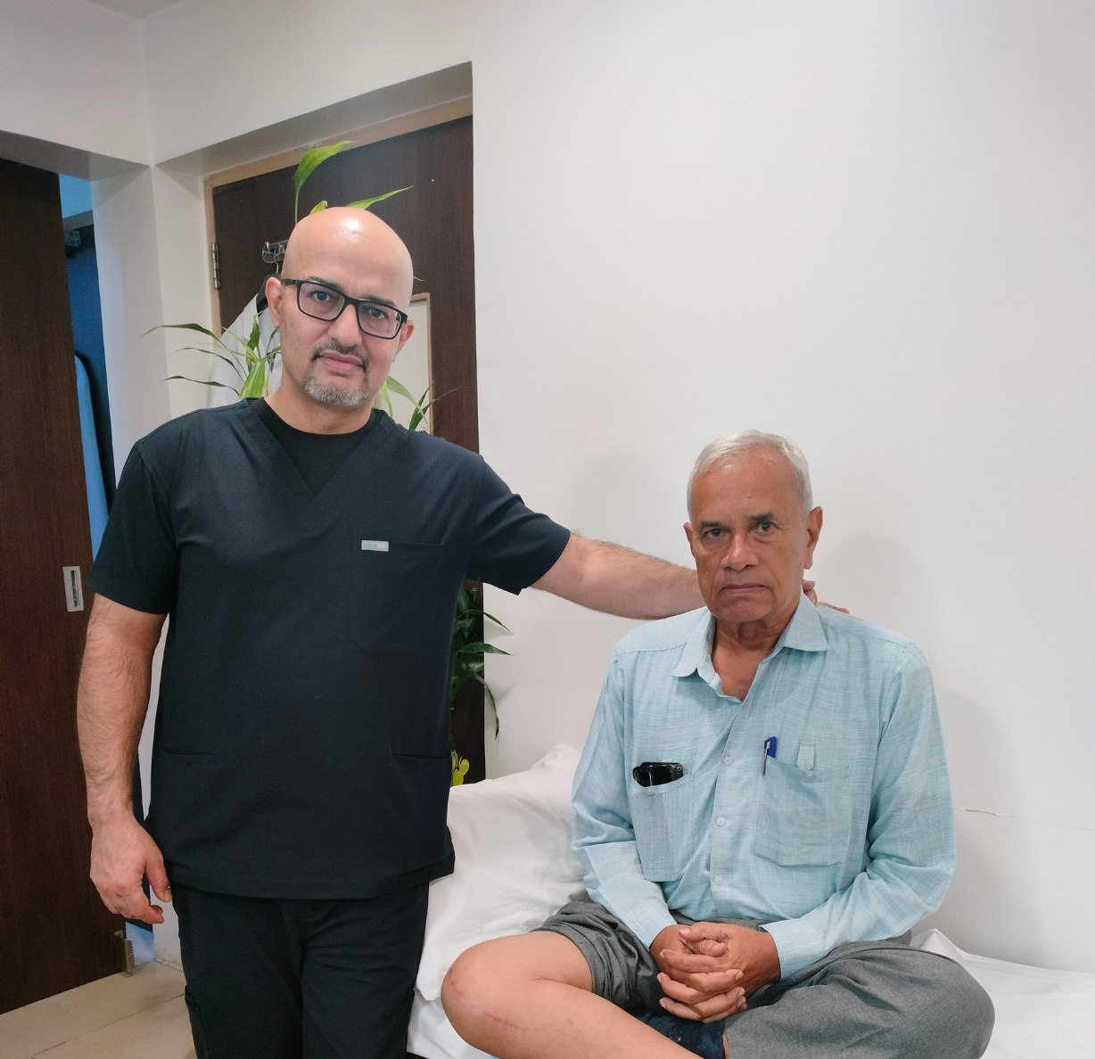 Dr Vivek Logani - Knee Replacement Surgeon Gurgaon